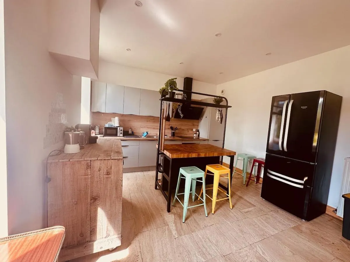 Prázdninový dům Superbe Maison En Pierre Sault-Brenaz